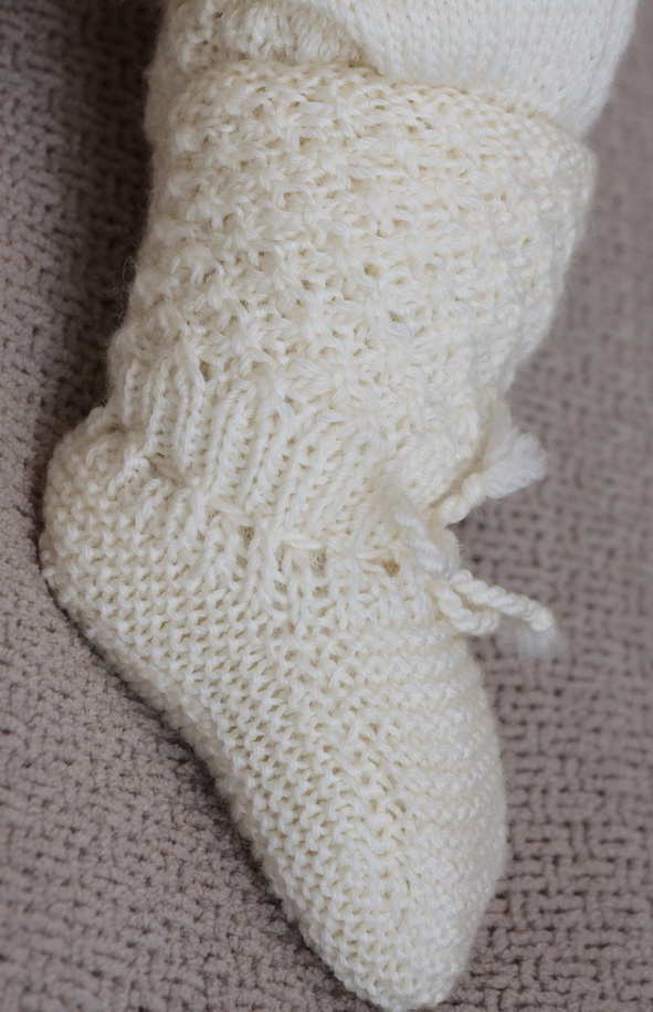 Gorgeous Baby Dress
Knitting Pattern